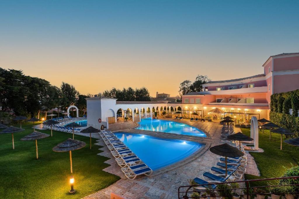 Praia da Rocha, Vila Rosa, T1, Piscinas, Parqueamento e Internet by IG Portimão Exterior foto