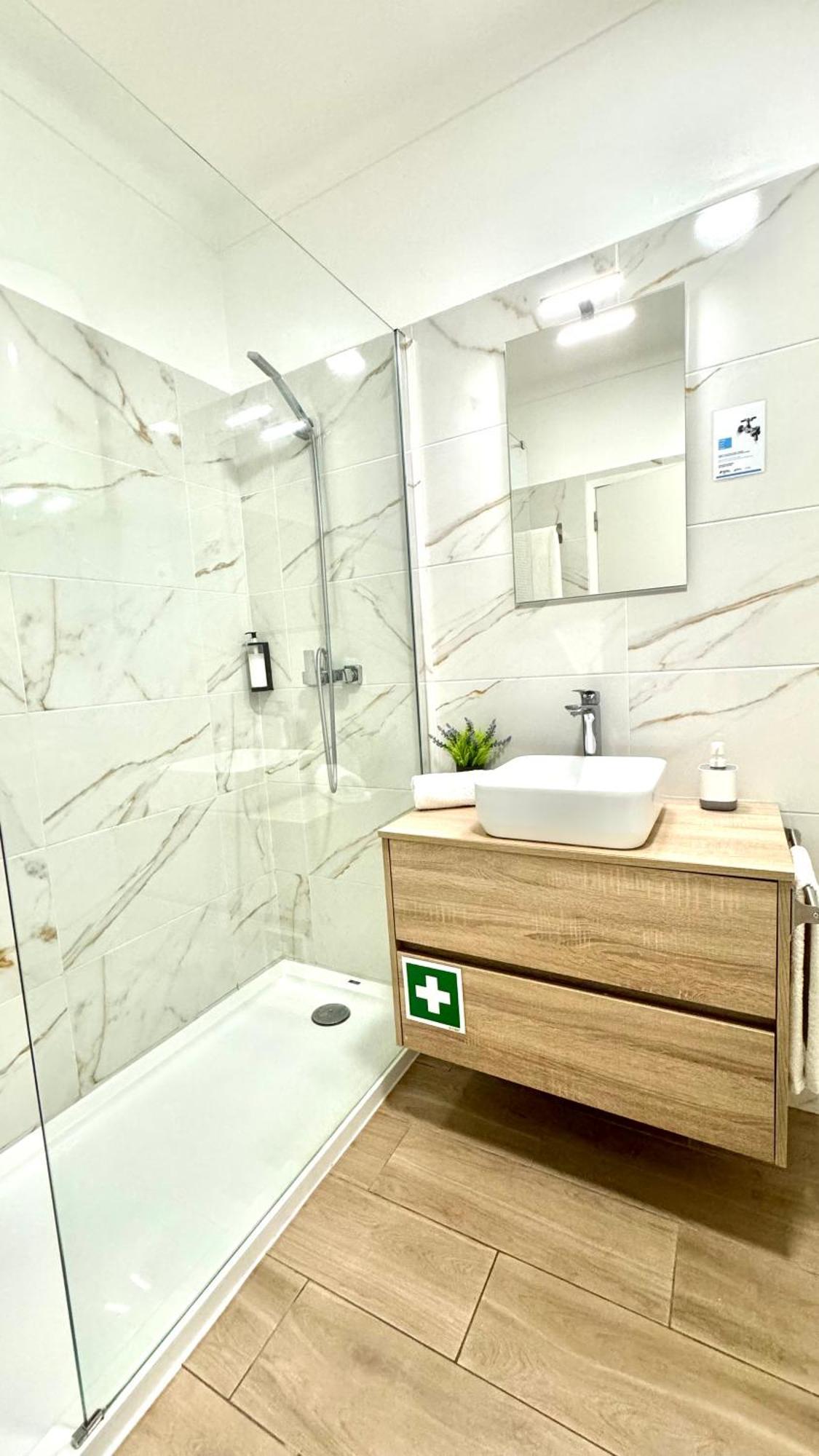 Praia da Rocha, Vila Rosa, T1, Piscinas, Parqueamento e Internet by IG Portimão Exterior foto