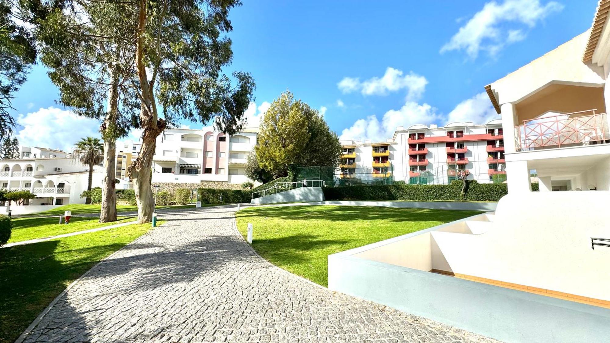 Praia da Rocha, Vila Rosa, T1, Piscinas, Parqueamento e Internet by IG Portimão Exterior foto