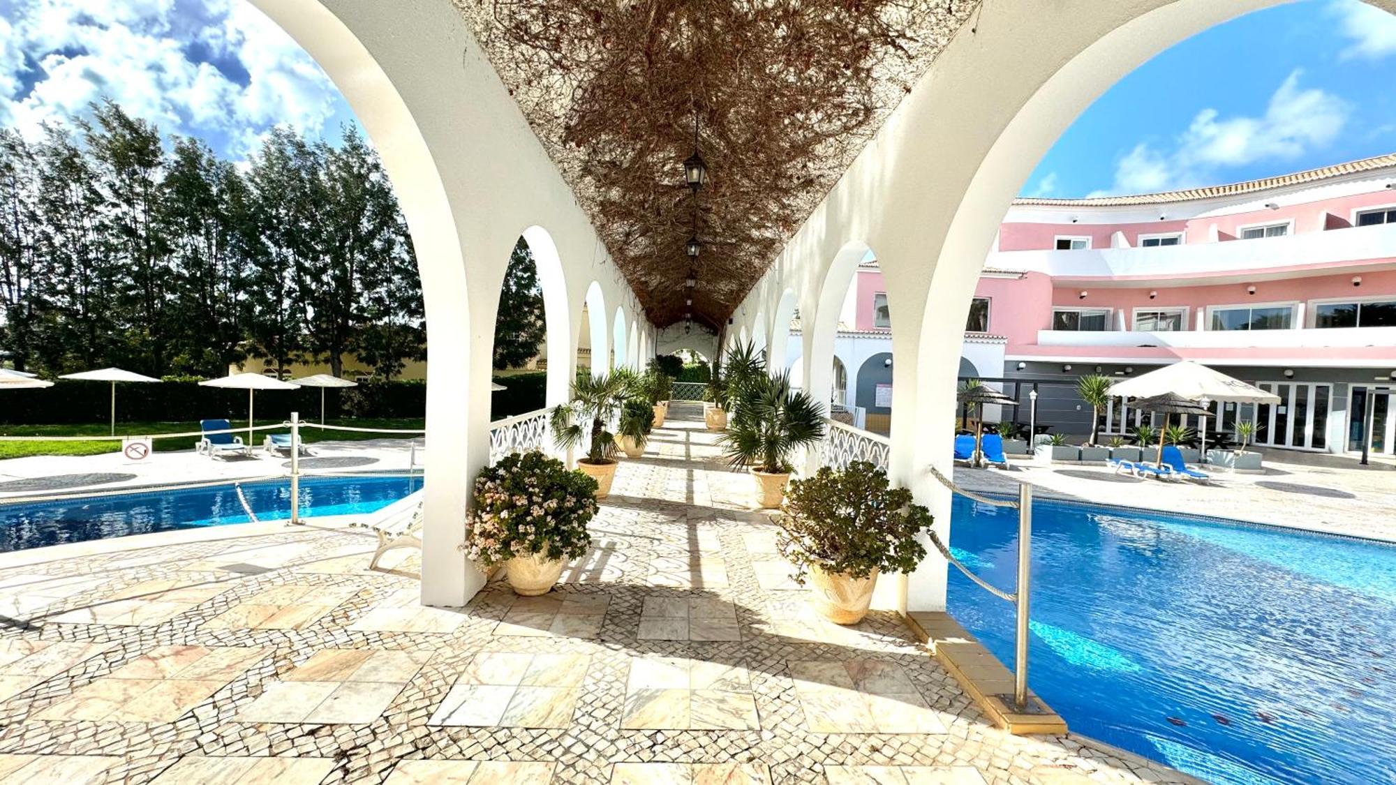 Praia da Rocha, Vila Rosa, T1, Piscinas, Parqueamento e Internet by IG Portimão Exterior foto
