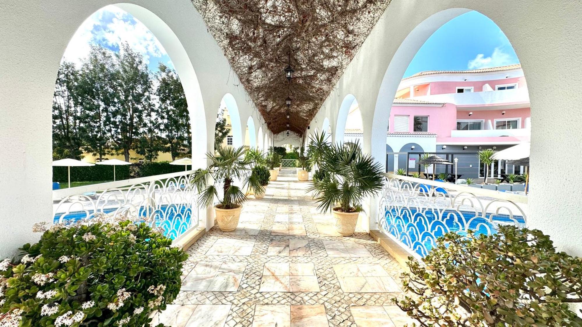 Praia da Rocha, Vila Rosa, T1, Piscinas, Parqueamento e Internet by IG Portimão Exterior foto