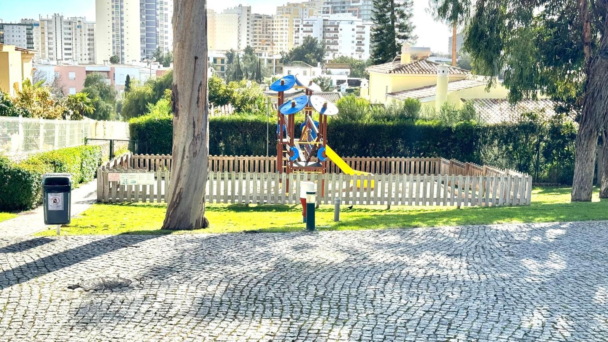 Praia da Rocha, Vila Rosa, T1, Piscinas, Parqueamento e Internet by IG Portimão Exterior foto